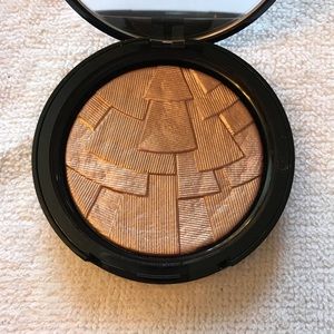 ABH Riviera Illuminator Highlighting Powder